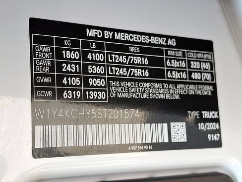 Used 2025 Mercedes-Benz Sprinter 2500 image 26