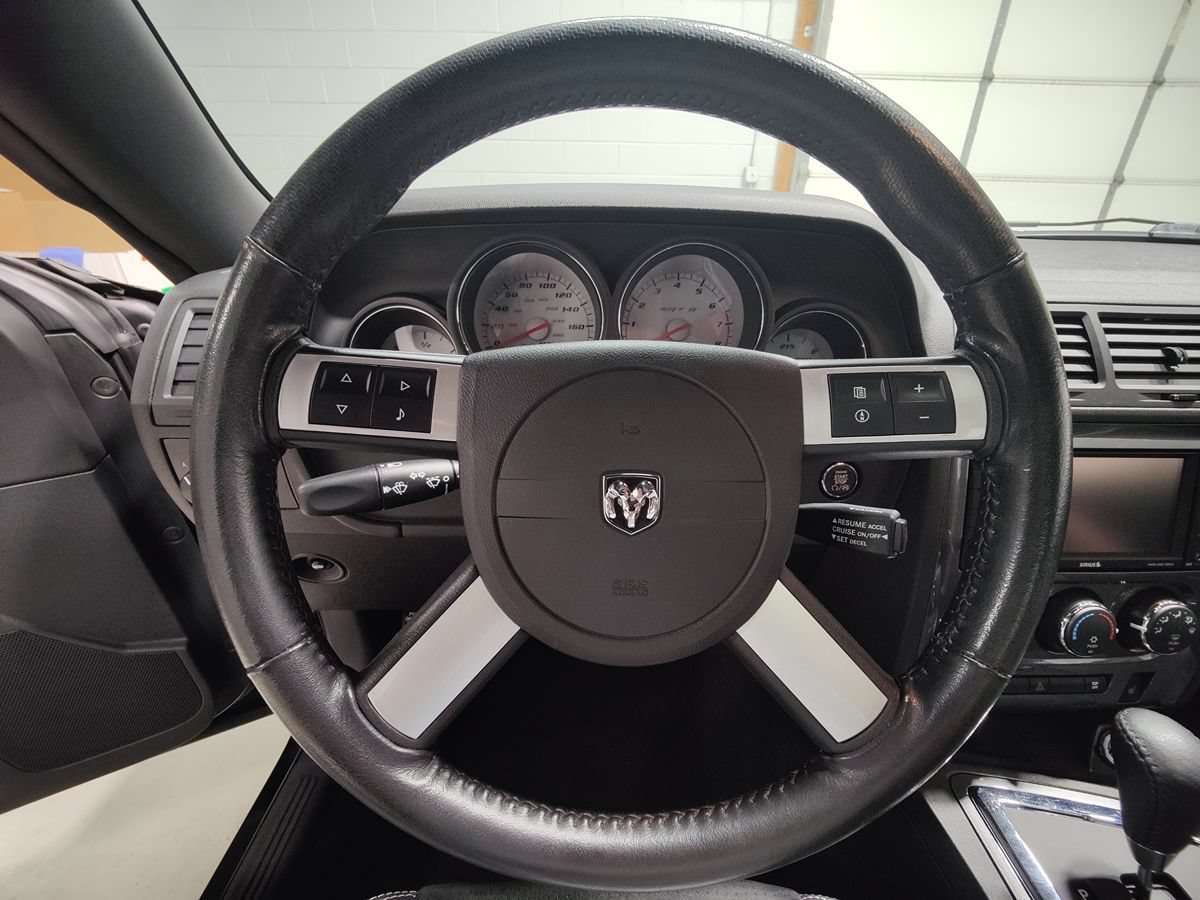 Used 2009 Dodge Challenger SRT8 w/ SRT Option Group II RWD image 31