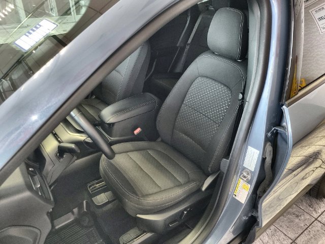 Used 2024 Ford Escape Active AWD/4WD image 11