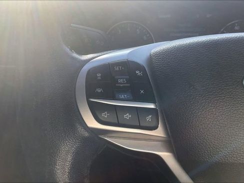Used 2022 Ford Explorer XLT w/ Equipment Group 202A image 20