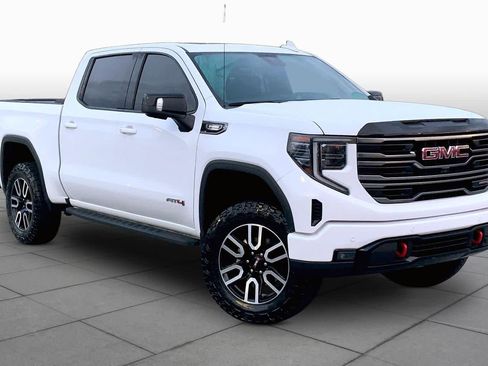 Used 2025 GMC Sierra 1500 AT4 w/ AT4 Premium Package AWD/4WD image 2
