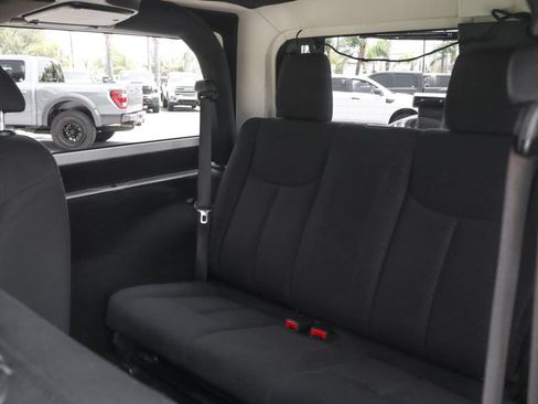 Used 2018 Jeep Wrangler Sport AWD/4WD image 22