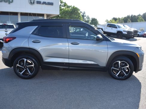 Used 2023 Chevrolet TrailBlazer RS w/ Sun and Liftgate Package image 10