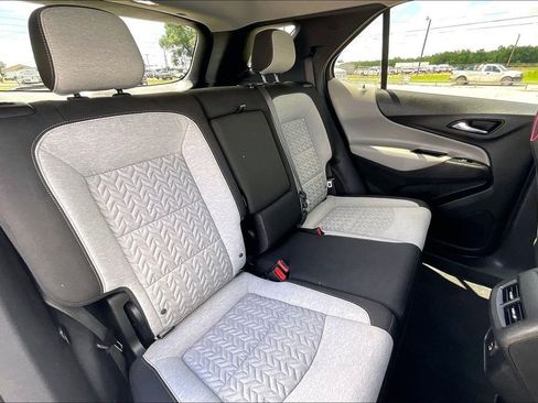 Used 2022 Chevrolet Equinox LS w/ LS Convenience Package FWD image 22
