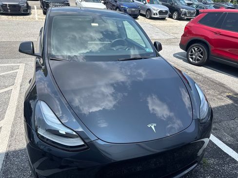 Used 2024 Tesla Model Y Long Range AWD/4WD image 5