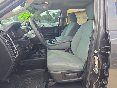 Used 2018 RAM 2500 Tradesman w/ Chrome Appearance Group AWD/4WD image 10