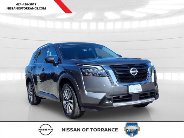 Used 2025 Nissan Pathfinder SL AWD/4WD image 1