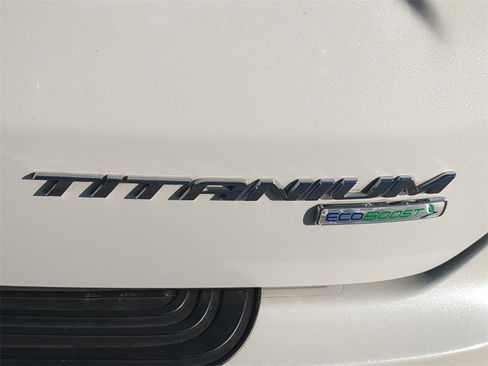 Used 2020 Ford Edge Titanium image 11