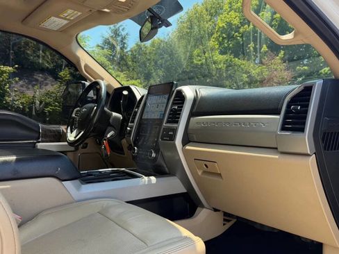 Used 2019 Ford F250 Lariat w/ Lariat Value Package AWD/4WD image 27