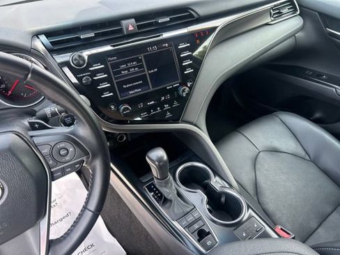 Used 2020 Toyota Camry XSE FWD image 31