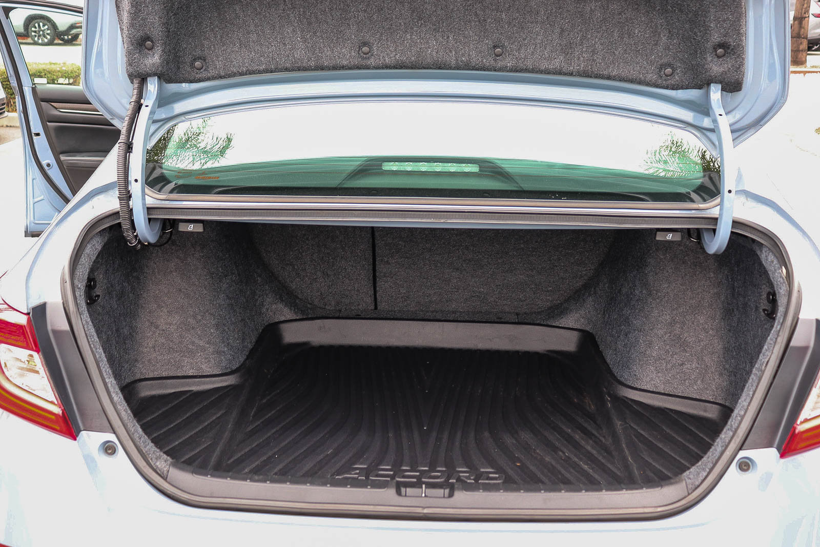 Used 2021 Honda Accord Touring image 31