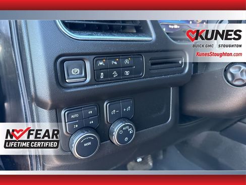 Used 2024 Chevrolet Tahoe Z71 w/ Luxury Package AWD/4WD image 16