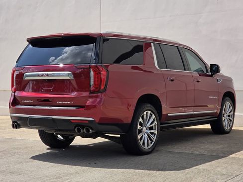 Used 2022 GMC Yukon XL Denali AWD/4WD image 5