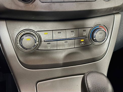 Used 2014 Nissan Sentra SV FWD image 21