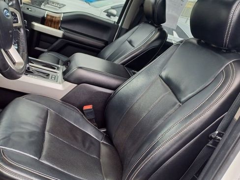 Used 2019 Ford F150 Lariat w/ Equipment Group 502A Luxury image 6