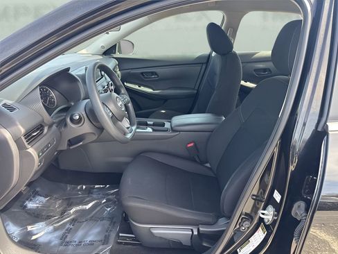 Used 2025 Nissan Sentra S image 9
