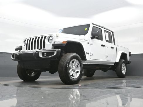 Used 2022 Jeep Gladiator Sport AWD/4WD image 26