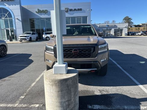 Used 2024 Nissan Frontier PRO-4X w/ Technology Package image 3