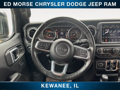 Used 2022 Jeep Wrangler Unlimited Sahara w/ LED Lighting Group AWD/4WD image 12
