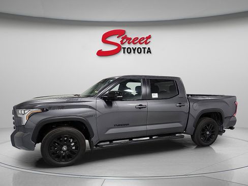 New 2026 Toyota Tundra Limited w/ Limited PVM Package AWD/4WD image 2