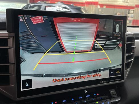 Used 2024 Toyota Tundra Limited image 25