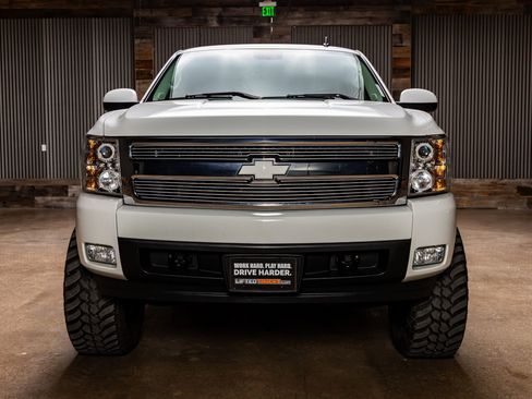 Used 2007 Chevrolet Silverado 1500 LTZ w/ Safety Package image 2