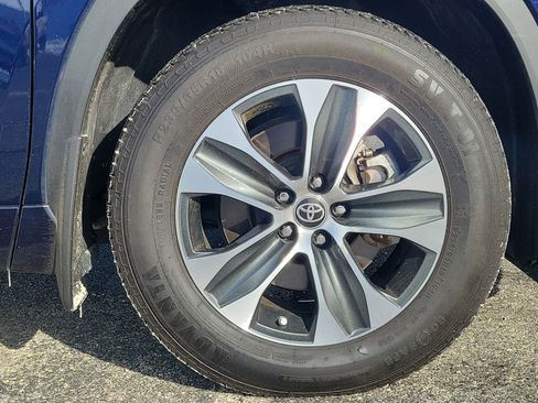 Used 2022 Toyota Highlander XLE image 5