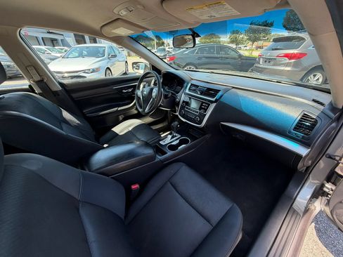 Used 2016 Nissan Altima 2.5 SR w/ LED Appearance Package FWD image 16