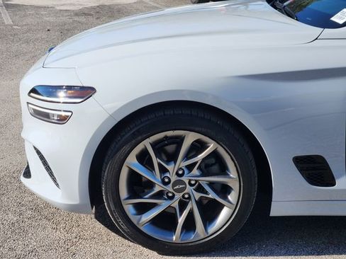 Used 2022 Genesis G70 2.0T image 5