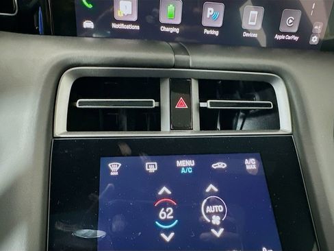 New 2025 Porsche Taycan 4S image 18