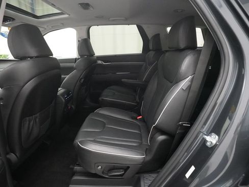 Used 2024 Hyundai Palisade SEL w/ Premium Package AWD/4WD image 16