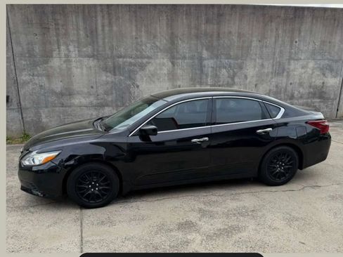 Used 2018 Nissan Altima 2.5 S w/ S Convenience Package image 3