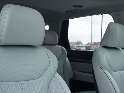 Used 2023 Hyundai Palisade SEL w/ Premium Package FWD image 30