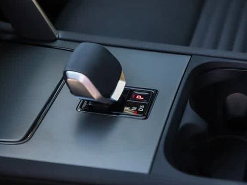 New 2024 Land Rover Discovery Sport S image 18