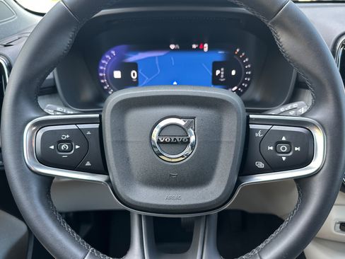 Used 2023 Volvo XC40 B5 Ultimate w/ Protection Package Premier AWD/4WD image 28