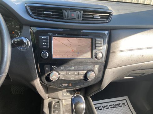 Used 2019 Nissan Rogue SV w/ Sun & Sound Touring Package AWD/4WD image 23