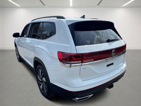 Used 2025 Volkswagen Atlas SE AWD/4WD image 4