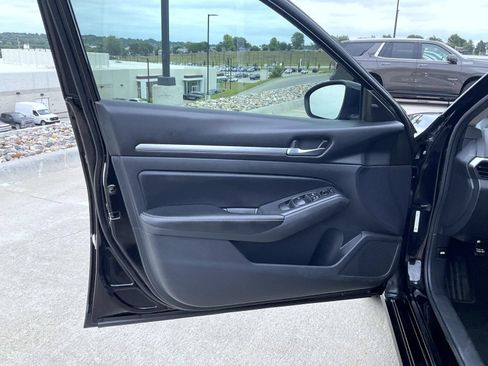 Used 2022 Nissan Altima 2.5 SV FWD image 10