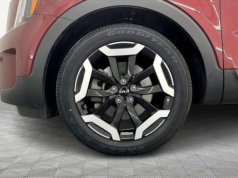 Used 2024 Kia Telluride S w/ S Sunroof Package image 9