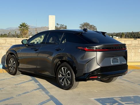 Certified 2023 Lexus RZ 450e Premium image 9