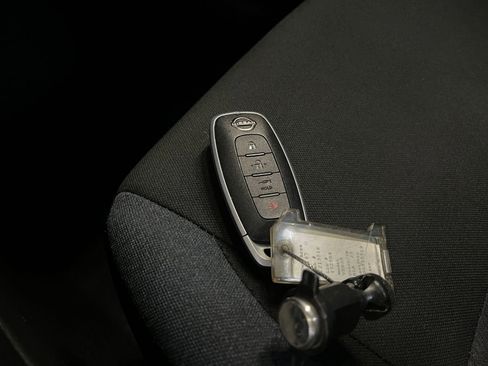 Used 2025 Nissan Versa SV image 21