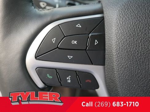 Used 2018 Jeep Grand Cherokee Altitude AWD/4WD image 24
