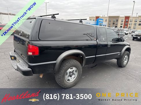 Used 2000 Chevrolet S10 Pickup LS w/ Preferred Equipment Group image 12