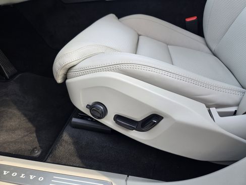 New 2026 Volvo XC90 B6 Ultra w/ Protection Package image 27