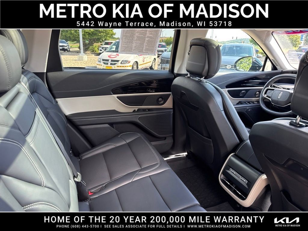 Used 2024 Lincoln Nautilus Premier w/ Equipment Group 102A AWD/4WD image 46