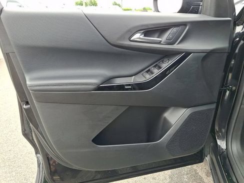 Used 2025 Chevrolet Equinox LT AWD/4WD image 12