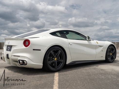 Used 2015 Ferrari F12 Berlinetta image 5