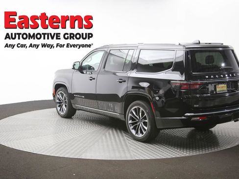 Used 2024 Jeep Wagoneer Series III w/ Premium Group I AWD/4WD image 71