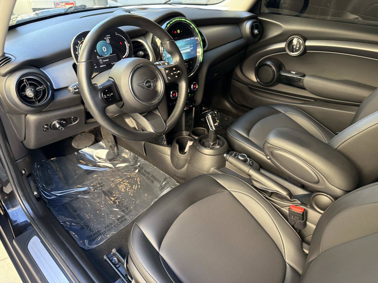 Used 2022 MINI Cooper 2-Door Hardtop FWD image 8