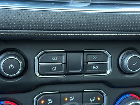 Used 2022 Chevrolet Tahoe Premier image 32